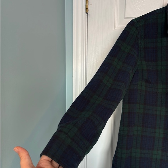 LL Bean slightly fitted plaid button down flannel shirt - Picture 5 of 9
